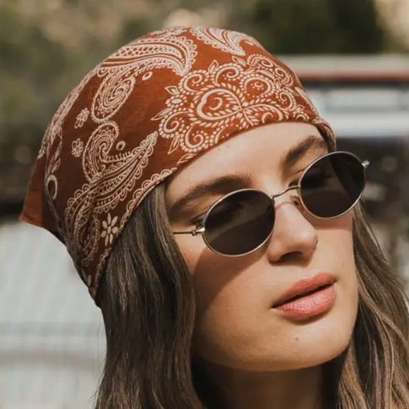 Rust Bandana Pattern Scarf - Picture 5 of 5